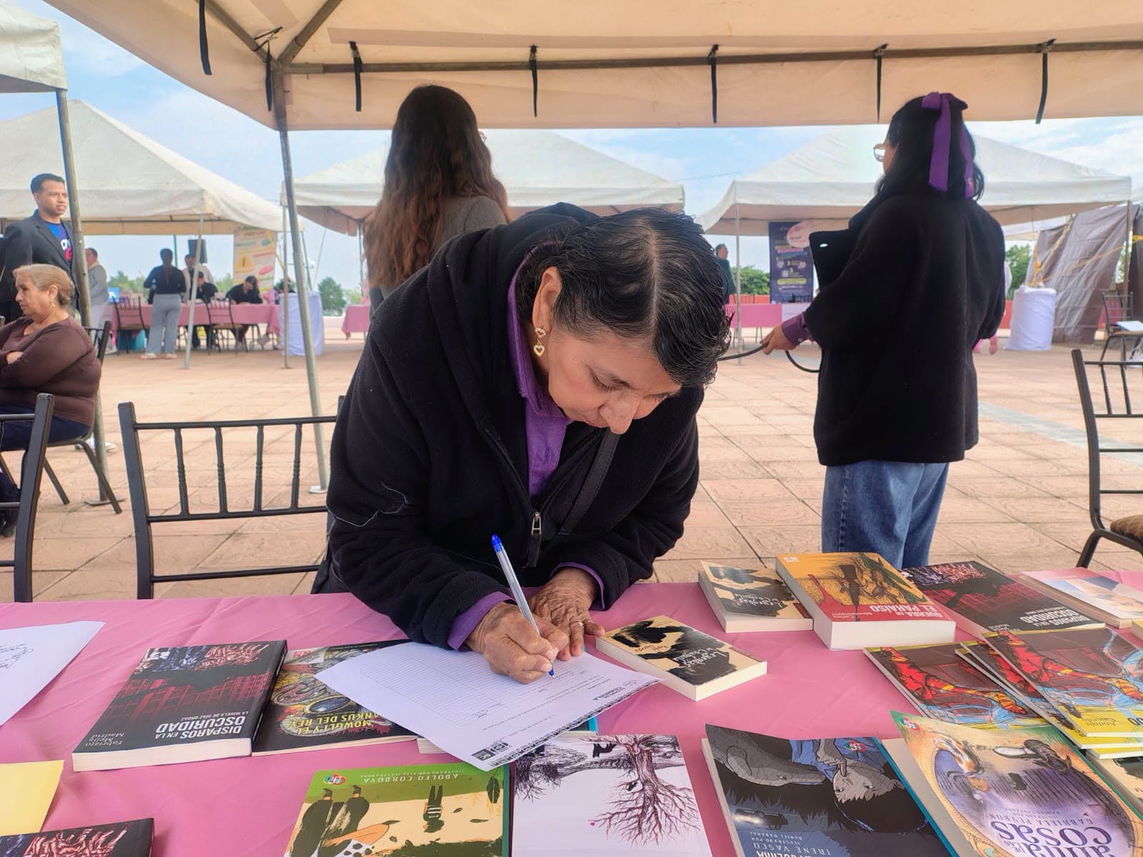 La Brigada Rosa: Puntadas de Amor llegó al Parque Las Maravillas 