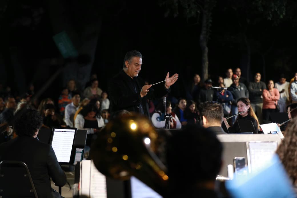 Disfrutan saltillenses “La luz de los olvidados, cántale y báilale a la muerte”