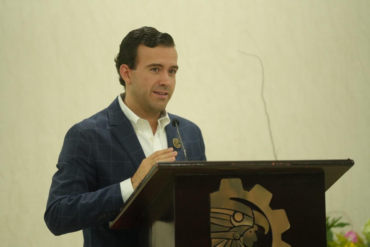 Urge diputada agilizar fumigaciones en escuelas por presencia de garrapatas · Fotografía 3