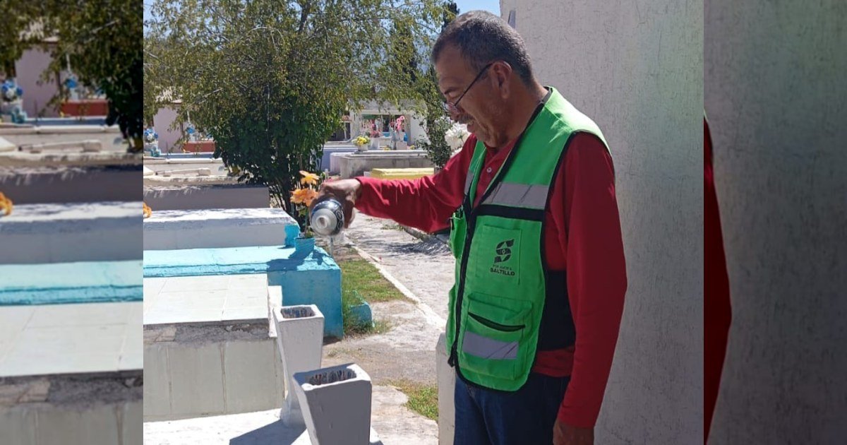Realiza Salud Pública fumigación en panteones municipales · Fotografía 2