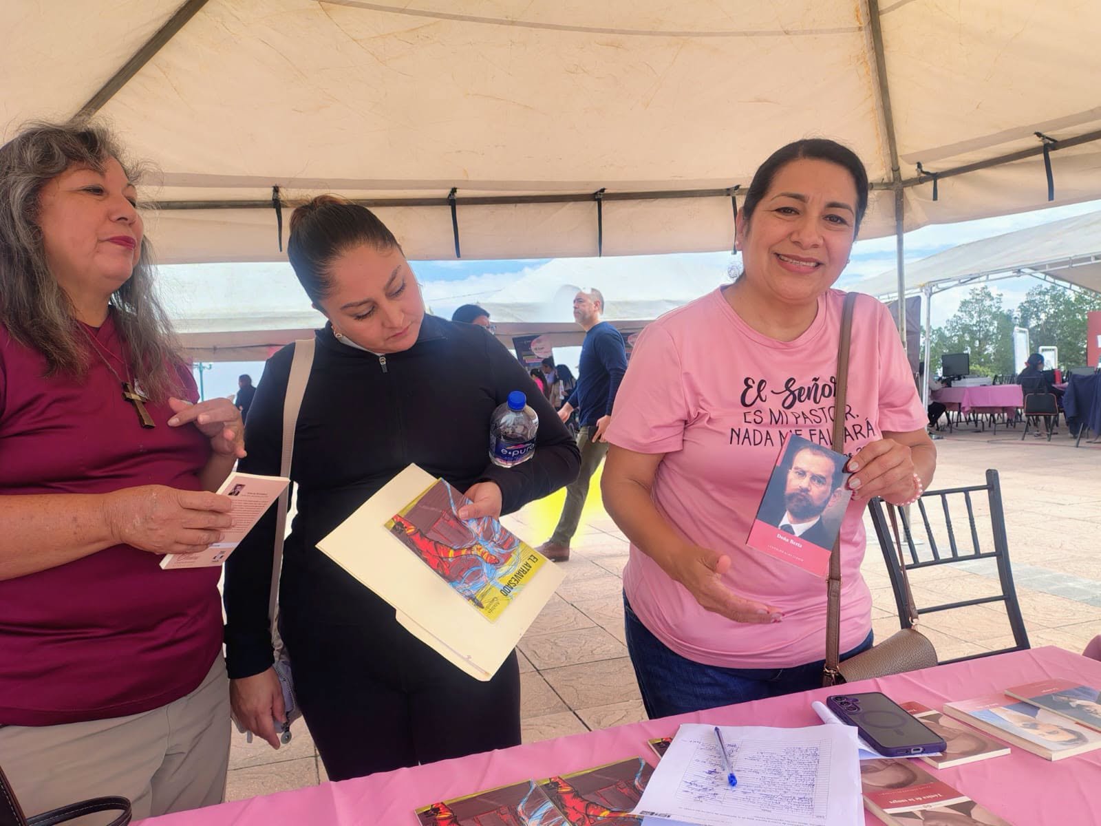 La Brigada Rosa: Puntadas de Amor llegó al Parque Las Maravillas 