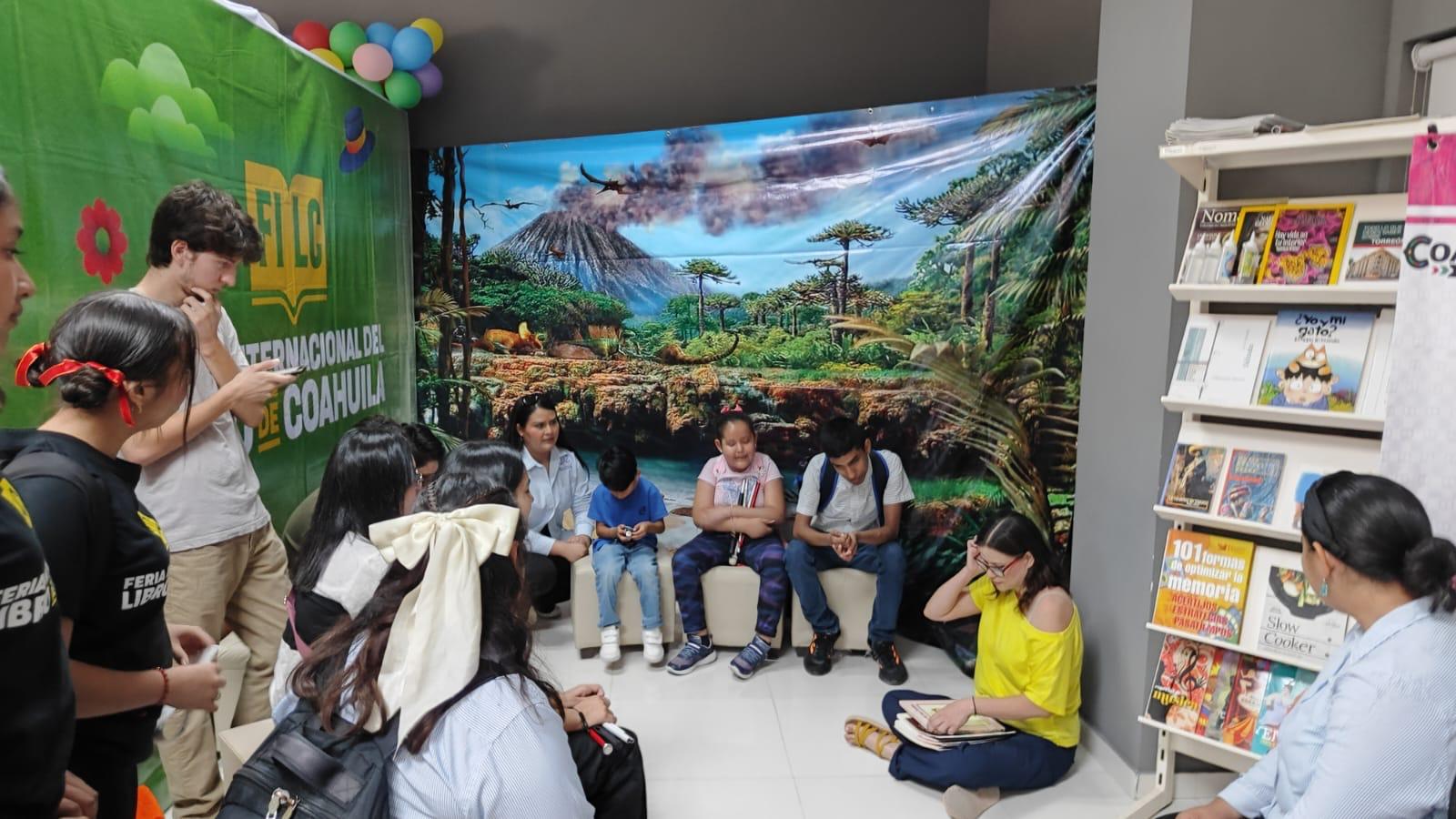 Presentan en la Facultad de Ciencias Químicas de la UAdeC el Libro “Biocatálisis de Células Completas