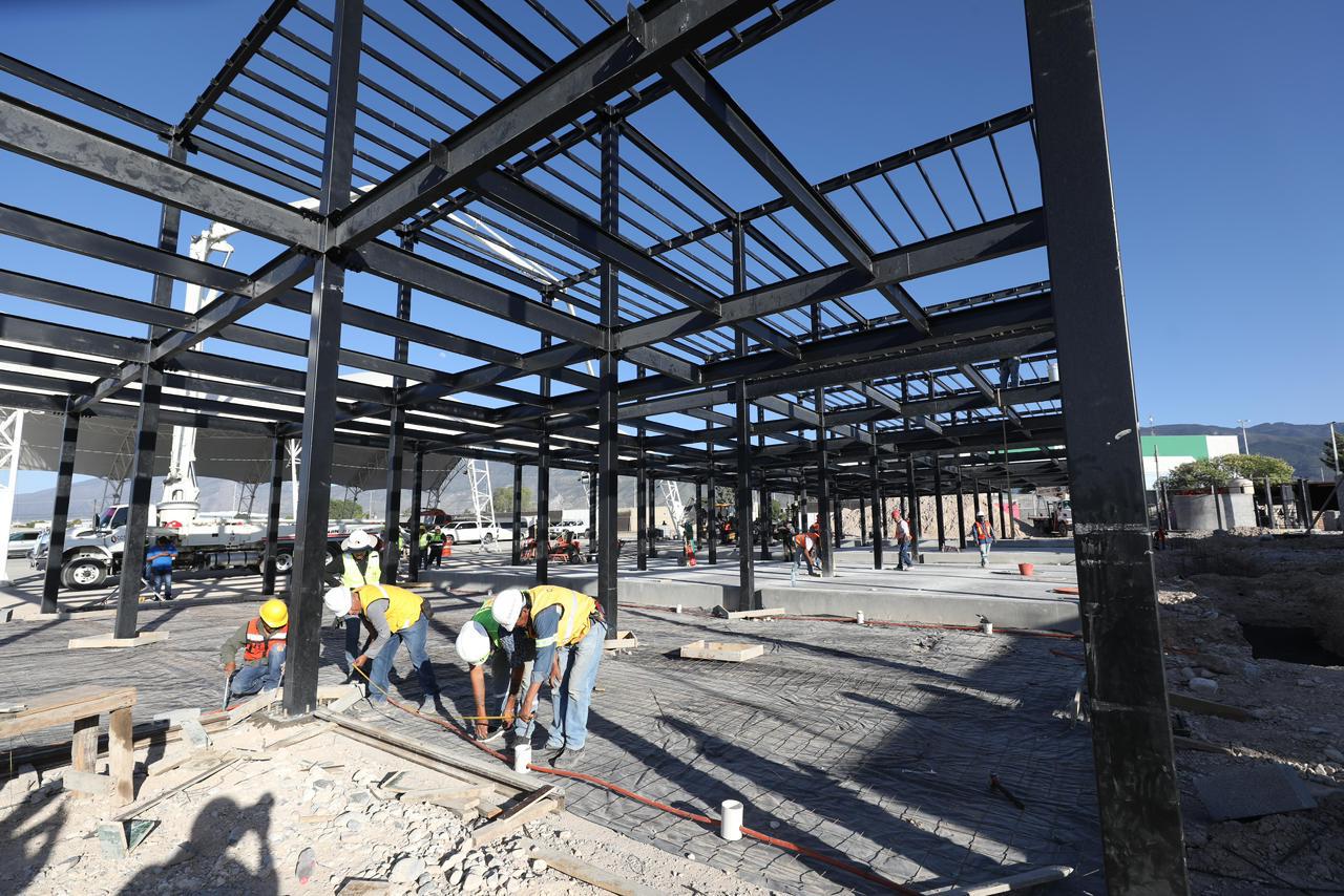 006 SUPERVISA MANOLO JIMÉNEZ TRABAJOS DE CONSTRUCCIÓN DE LA EXPO COAHUILA