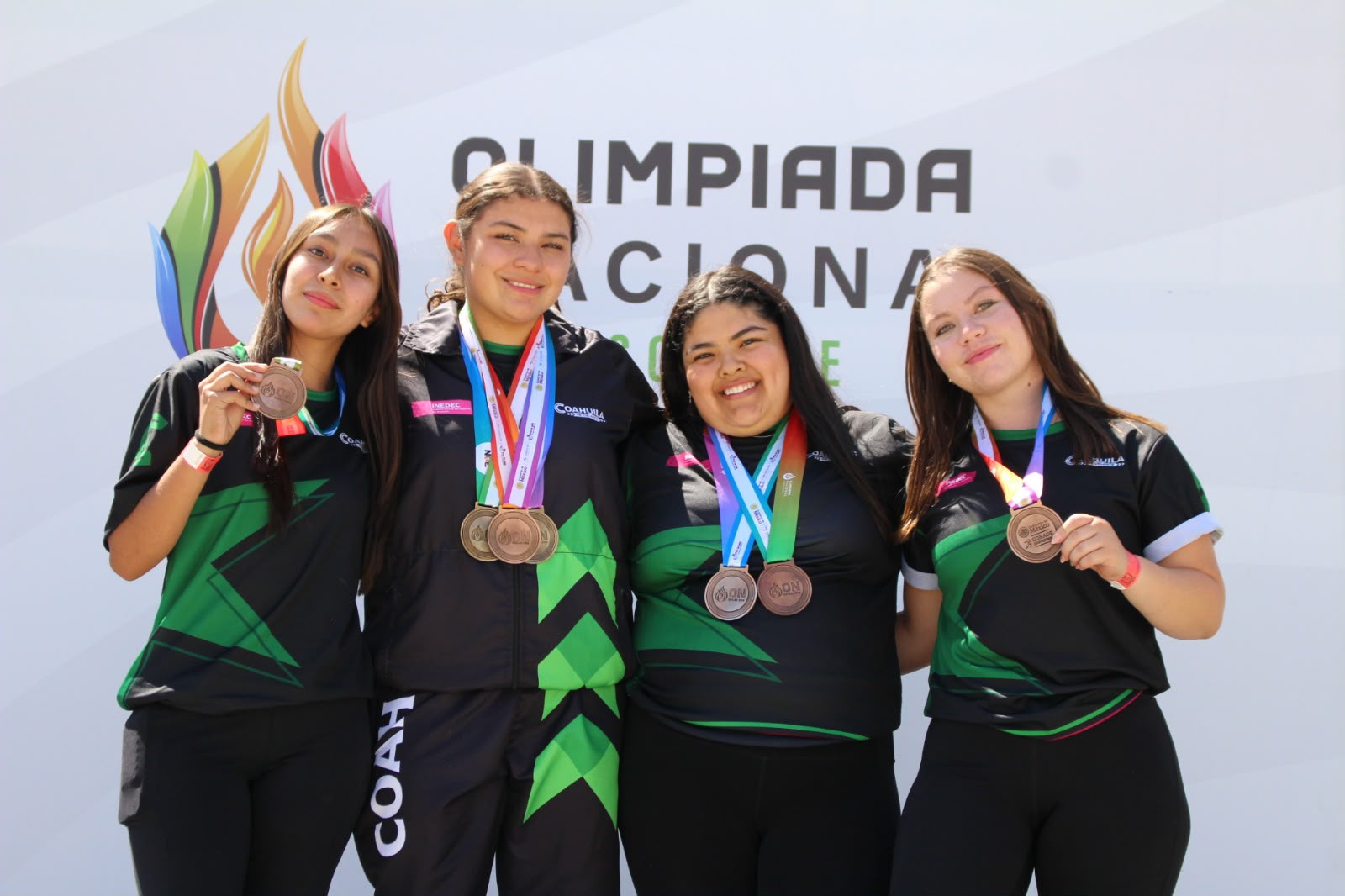 001 FELICIDADES A NUESTROS DEPORTISTAS DE LA OLIMPIADA NACIONAL POR SUS 124 MEDALLAS- MANOLO