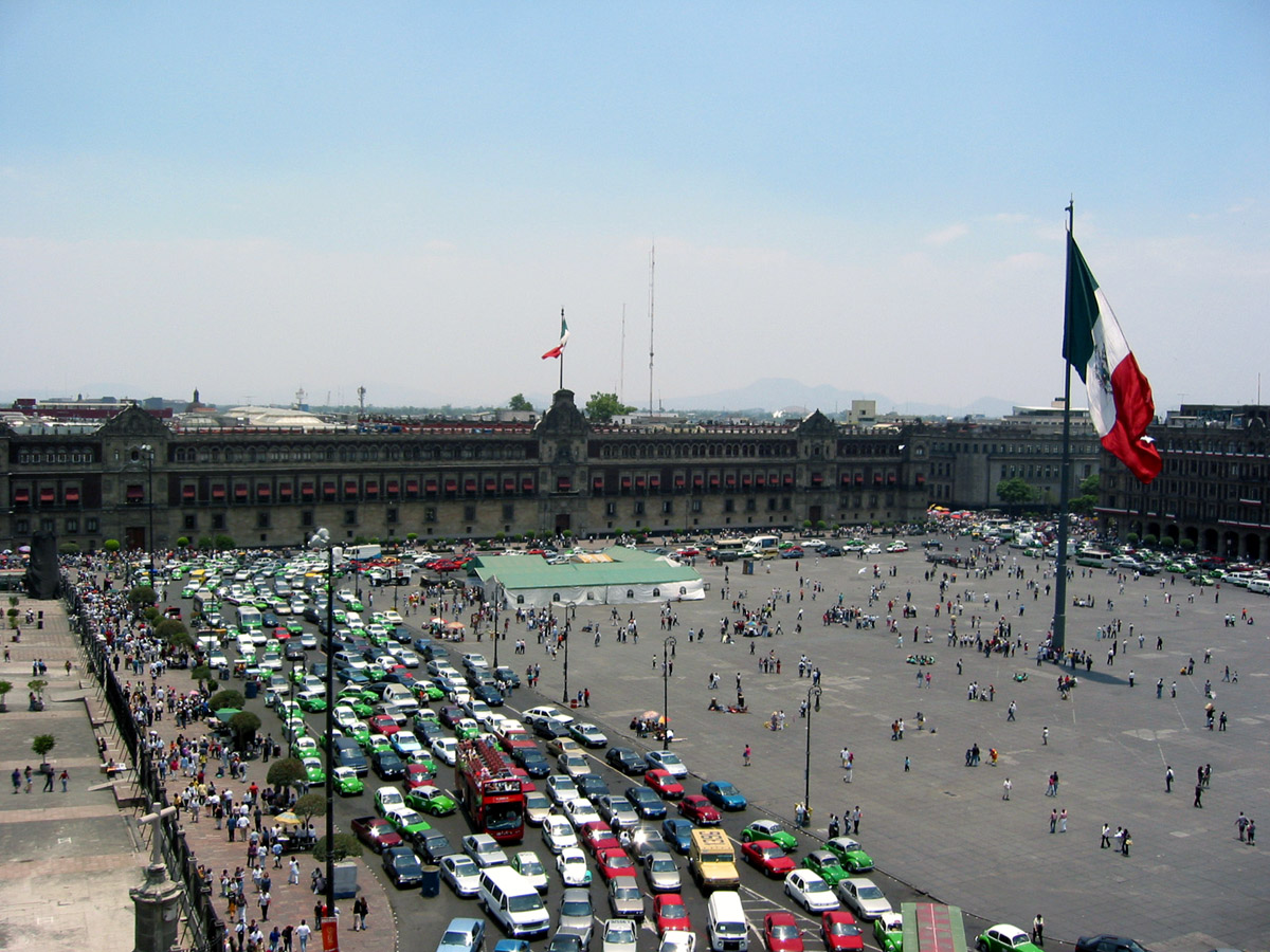 Zócalo de la Ciudad de México — imagen ilustrativa Vista del Zócalo y Palacio Nacional de la Ciudad de México